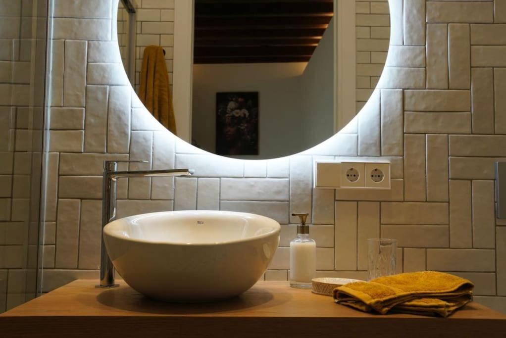 Mini Hotel In The Heart Of Sevilla For Exclusive Usage Exterior foto