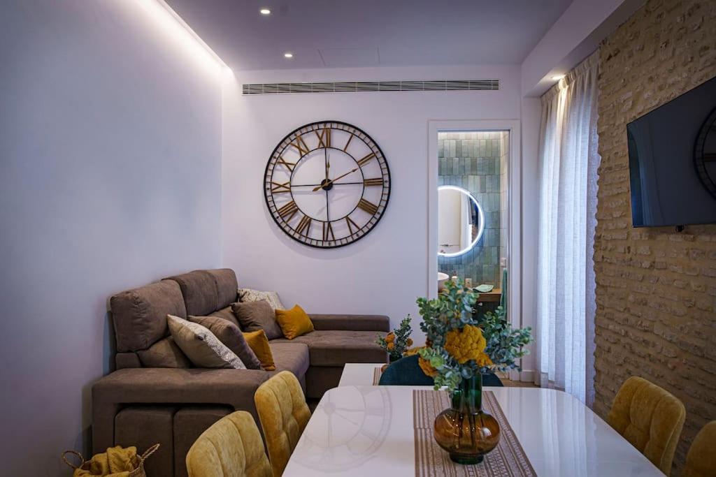 Mini Hotel In The Heart Of Sevilla For Exclusive Usage Exterior foto
